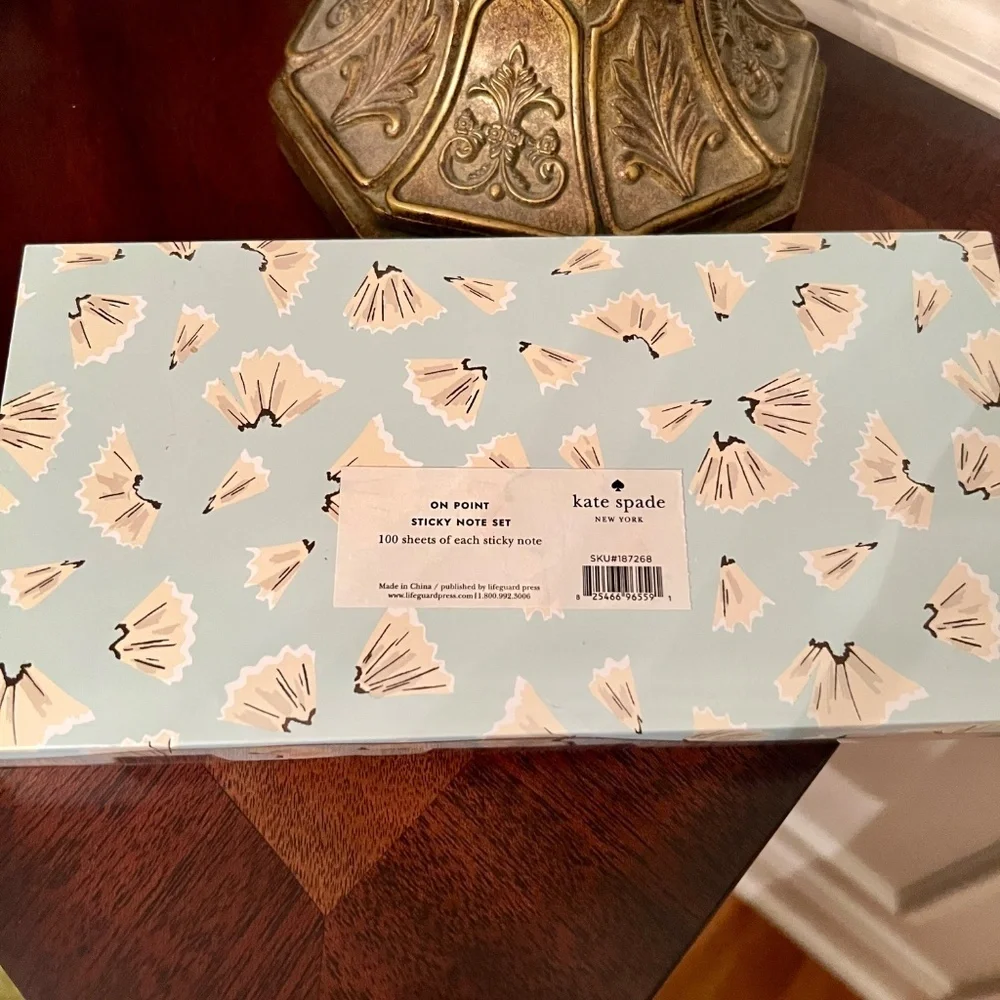 NIB Kate Spade New York On Point Sticky Note 7 Piece Set with 100 Sheets Each